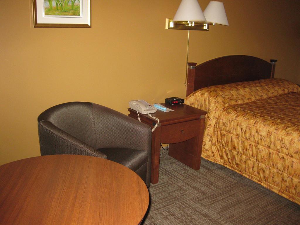 Hotel Matagami Екстериор снимка