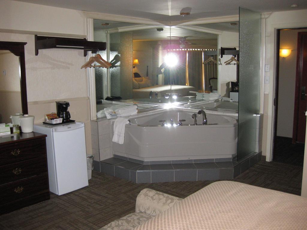 Hotel Matagami Стая снимка