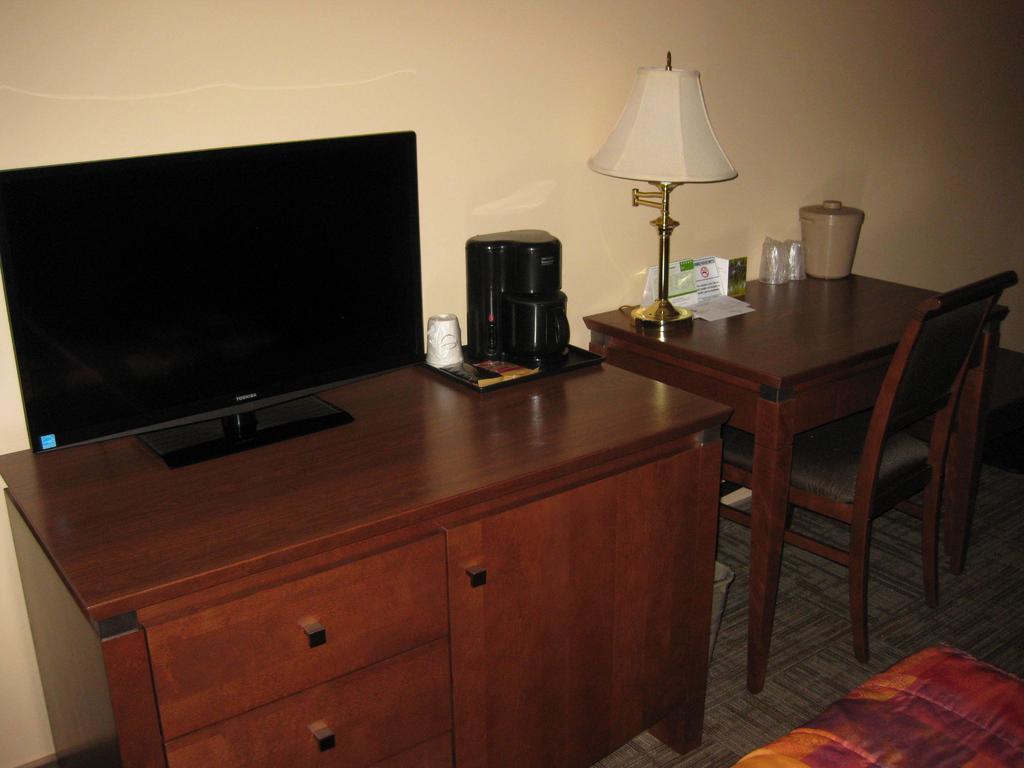 Hotel Matagami Екстериор снимка