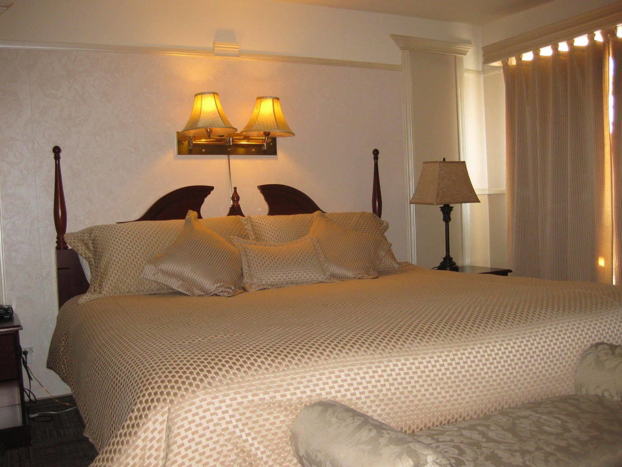 Hotel Matagami Екстериор снимка